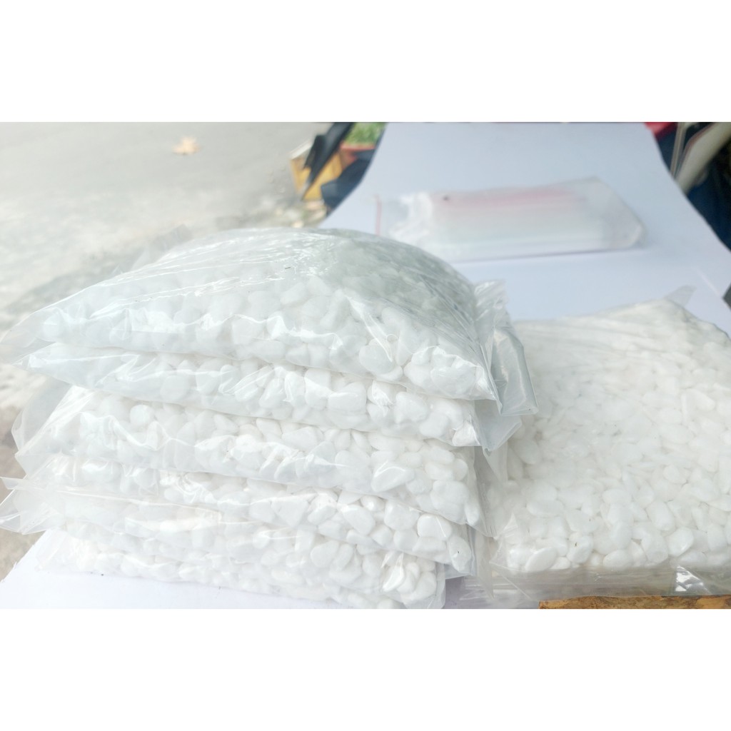 Sỏi trắng, sỏi màu nhỏ, sỏi màu to, sỏi suối dùng để trang trí chậu cây, lọ hoa, bể cá - bịch 1kg