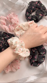 Cột tóc scrunchies vải voan hình cherry