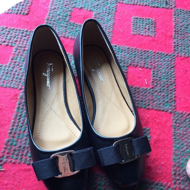 Giày bệt 250k thanh lí 100k