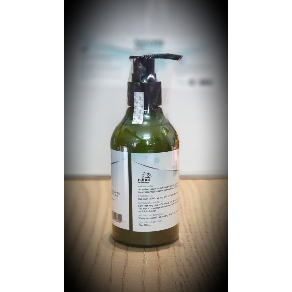 Nước rửa tay diệt khuẩn Nano Vio 190ml hương trà xanh dịu nhẹ, ít bọt, không khô da tay | BigBuy360 - bigbuy360.vn