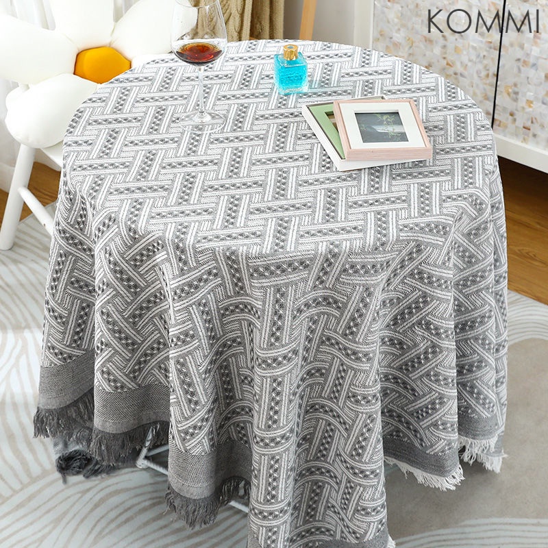 Khăn Trải Bàn Phối Tua Rua Phong Cách Bắc Âu