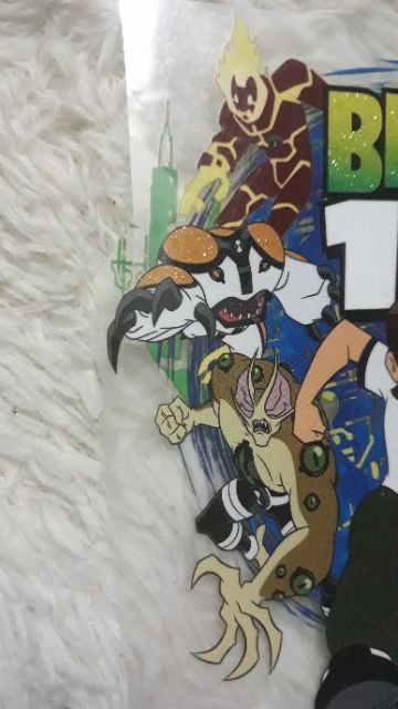 Hình ủi Ben 10 thách thức kẻ thù