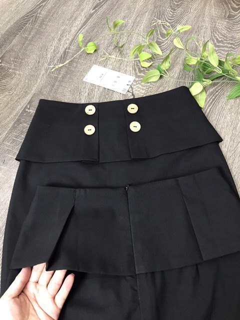 Chân váy bút chì họa tiết  bèo trước kèm 4 khuy gỗ | BigBuy360 - bigbuy360.vn