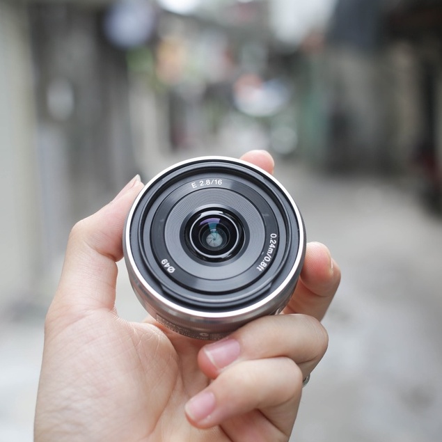 Ống kính máy ảnh Sony SEL 16mm F2.8 góc rộng giá rẻ