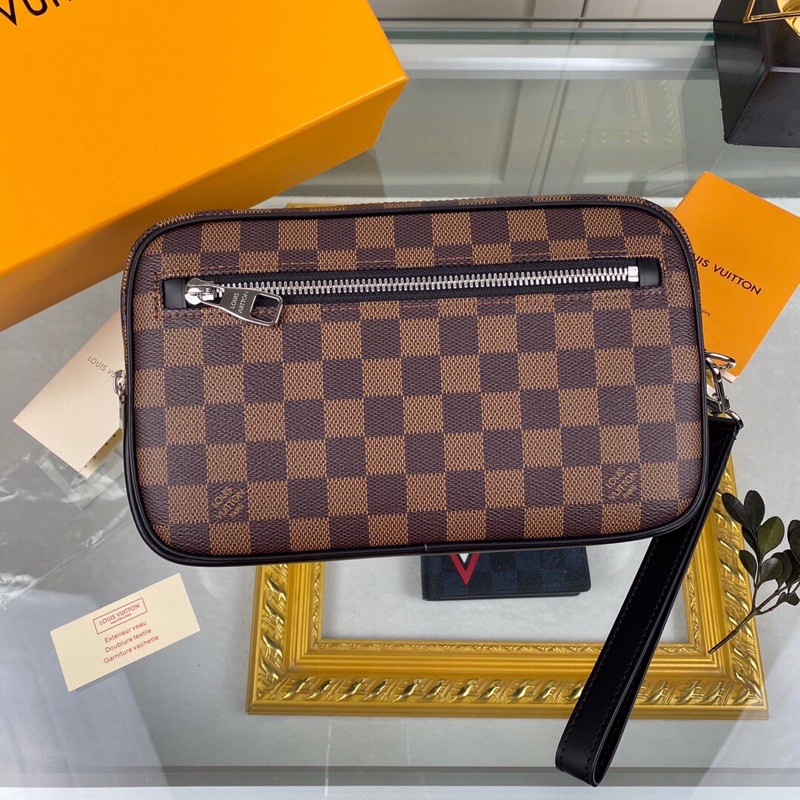 Keepall Louis Vuitton clutch 26 Monogram limited series patches Brown  Leather ref.657125 - Joli Closet