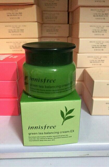 Kem dưỡng ẩm innisfree blancing