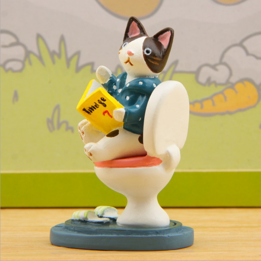 Mô hình thím Mèo vừa đi toilet vừa học bài cực cute dành trang trí tiểu cảnh, nhà búp bê, DIY