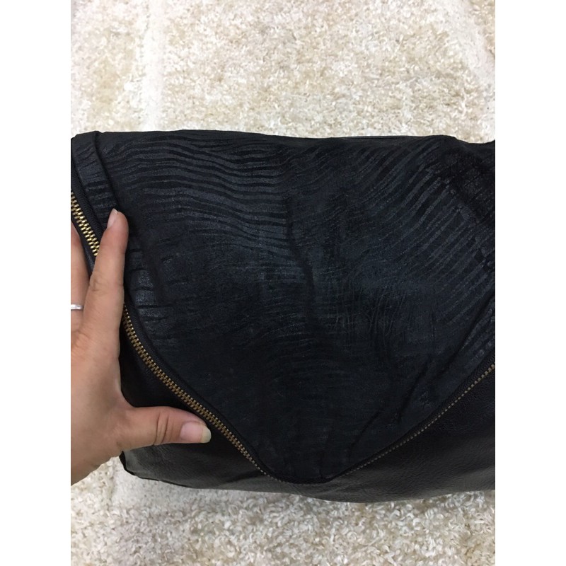 Túi si hiệu y hình