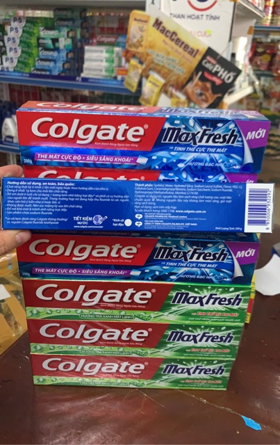 Kem Đánh Răng Colgate Max Fresh 180G Hương Bạc Hà/trà xanh