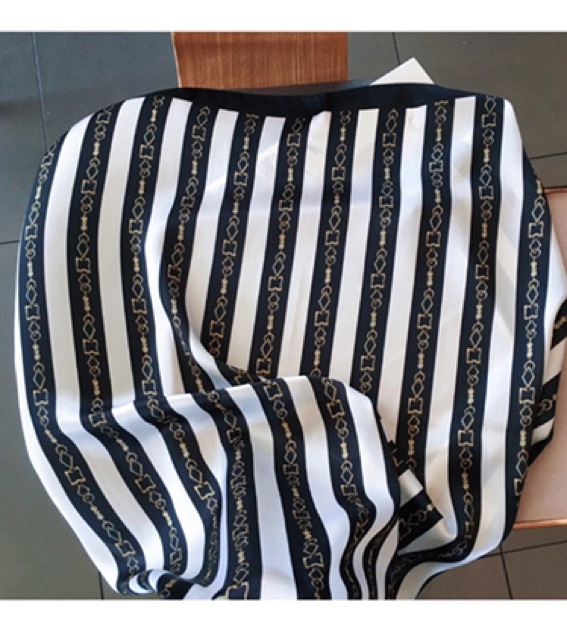 Khăn turban lụa vuông size 70x70cm in dây xích - Maben