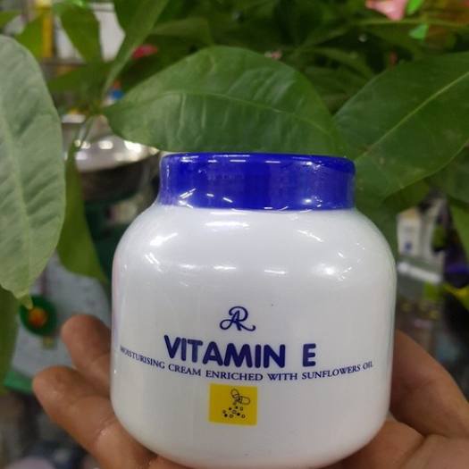 Chống Nắng Vitamin E + Dưỡng Vitamin E Aron Thái Lan 200gram