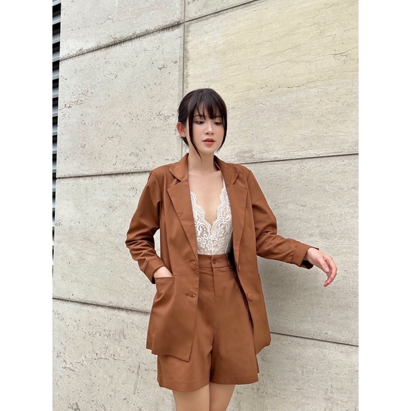 - Set Vest Và Quần Short Công Sở Cá Tính Valery Brown