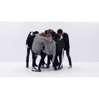 Áo thun sọc giống JIMIN, áo J M I N