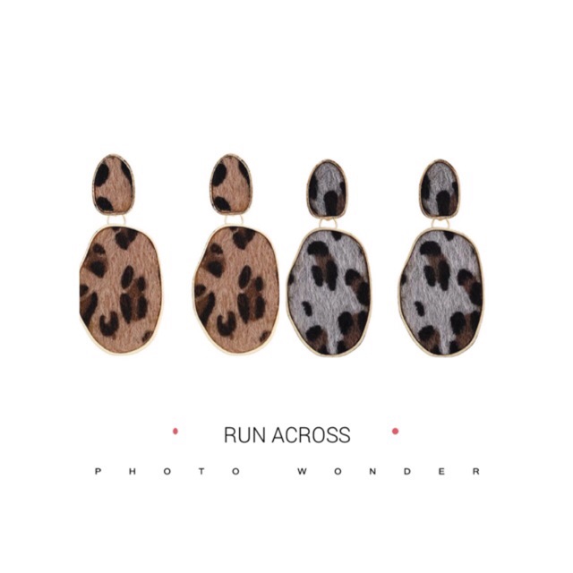 Hoa tai hoạ tiết beo