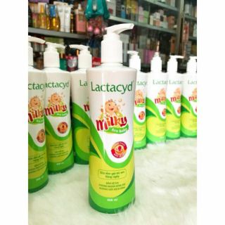 Sữa tắm lactacyd