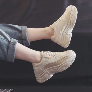Giày thể thao nữ hot trend