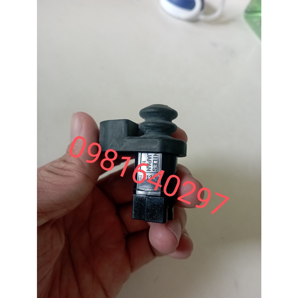 Công tắc cửa hậu dùng cho ISUZU Hi Lander hàng chính hãng