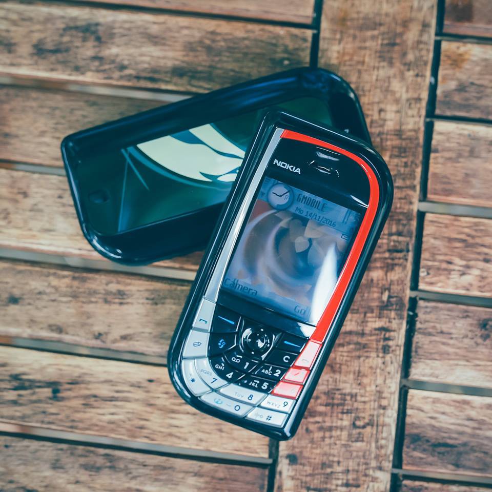 Điện thoại Nokia 7610 chiếc lá chính hãng