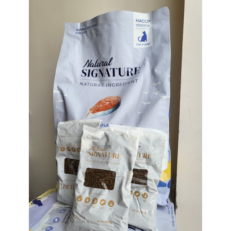 Thức ăn hạt hữu cơ cho mèo Natural Signature 4,8kg