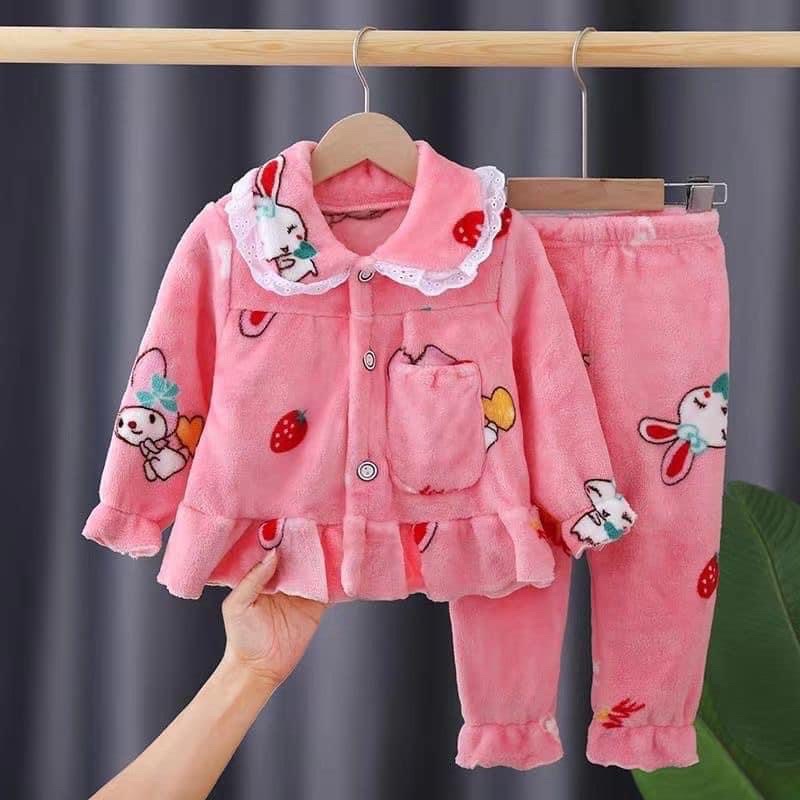 Bộ nỉ lông cừu cổ bèo hình cute giữ ấm mùa đông cho bé gái
