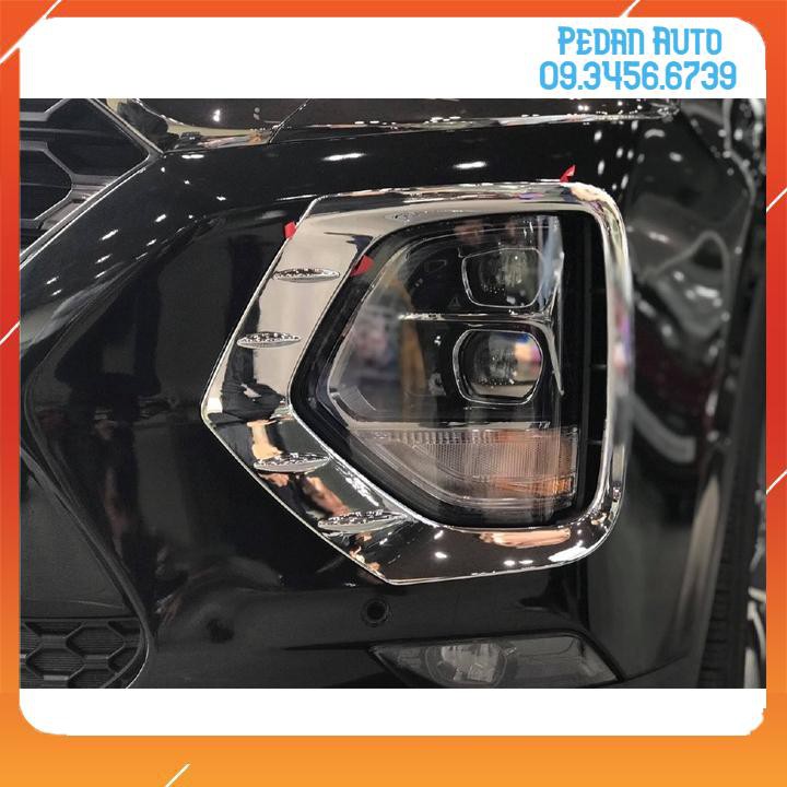 Ốp viền đèn pha dưới trước Hyundai Santafe 2019