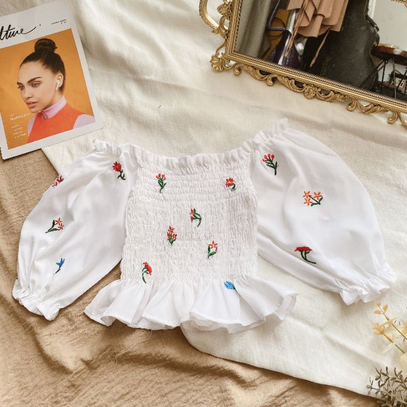 (Sẵn) Áo croptop rớt vai bèo nhún chỉ thêu hoa nhí