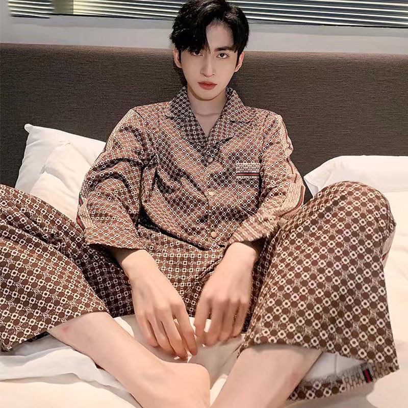 Bộ Đồ Ngủ Dài Tay Họa Tiết Hoạt Hình Sang Trọng Thoải Mái Thời Trang Cho Nam