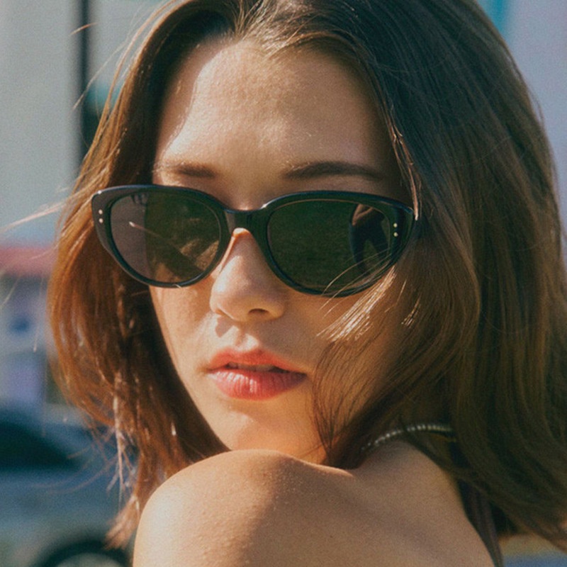 (KIQI-FASHION) COD Kính Mát Mắt Mèo Gọng Nhỏ Chống Tia UV Thời Trang Mùa Hè Phong Cách Phương Tây Cổ Điển Dành Cho Nam Và Nữ