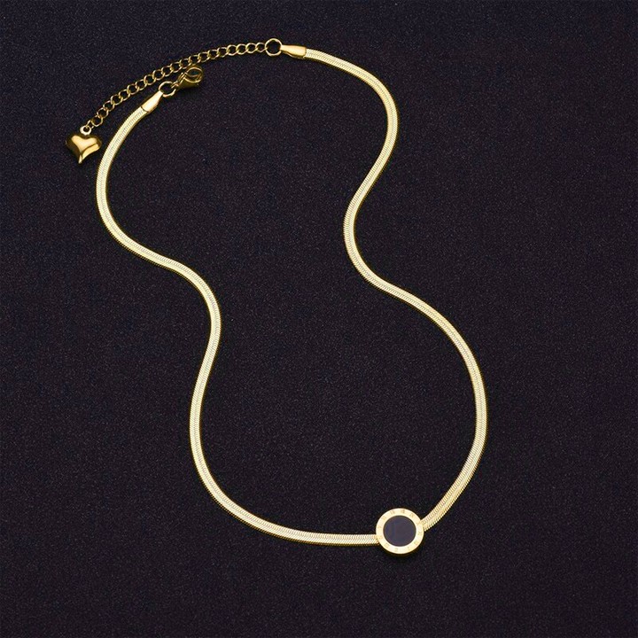 Dây chuyền titan kiểu mì dẹp mặt tròn la mã siêu đẹp bền màu, hợp thời trag đem lại sự sang trọng quý phái cho người đeo