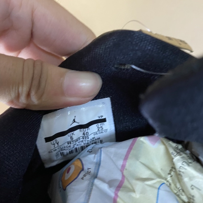 Giày chính hãng đã qua sử dụng