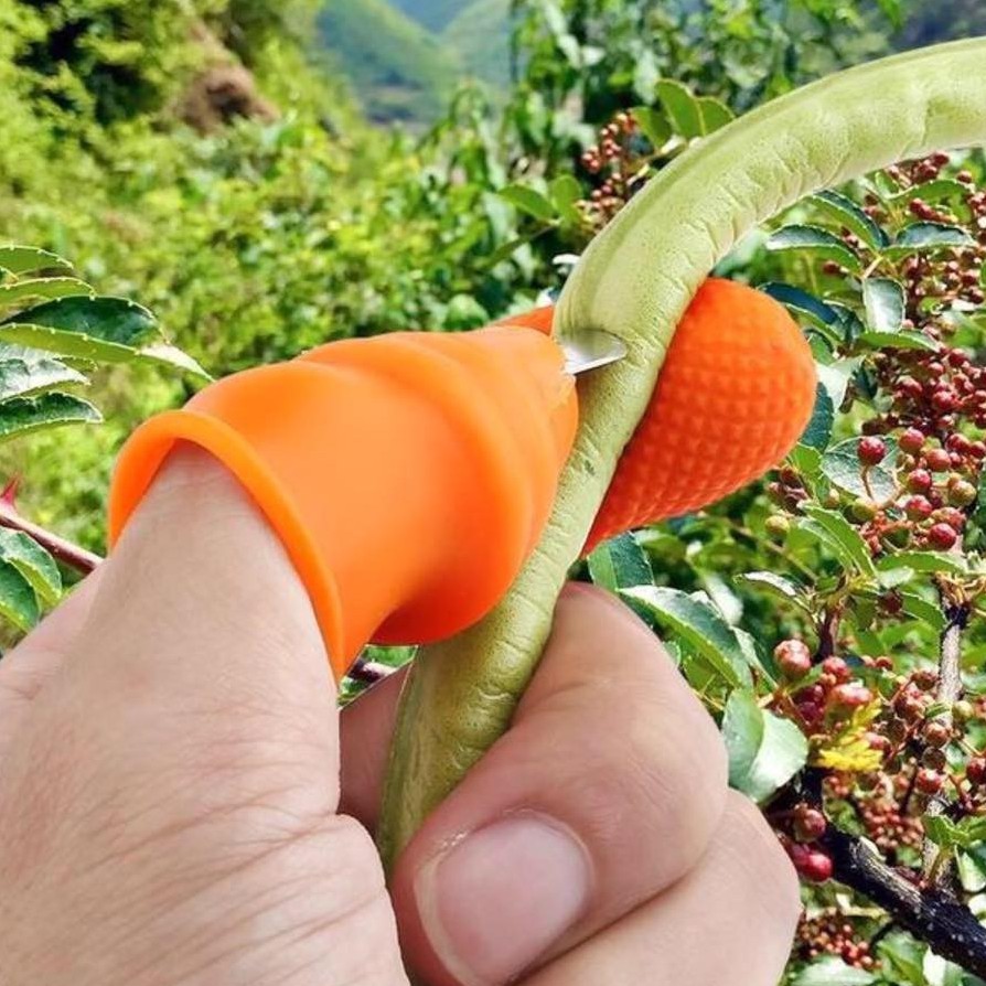 Găng tay bấm cắt rau củ chống bẩn móng , Bóc tỏi-Hái Rau Củ Siêu Tiện Lợi