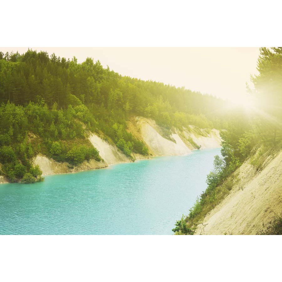 Tranh thác nước thiên nhiên giữ nguyên nét hoang sơ của núi rừng, trông như một dải lụa trắng tặng keo và dụng cụ dán