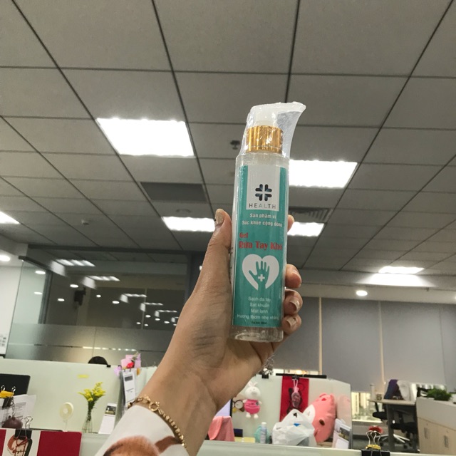 Gel rửa tay sát khuẩn 99% 200ml