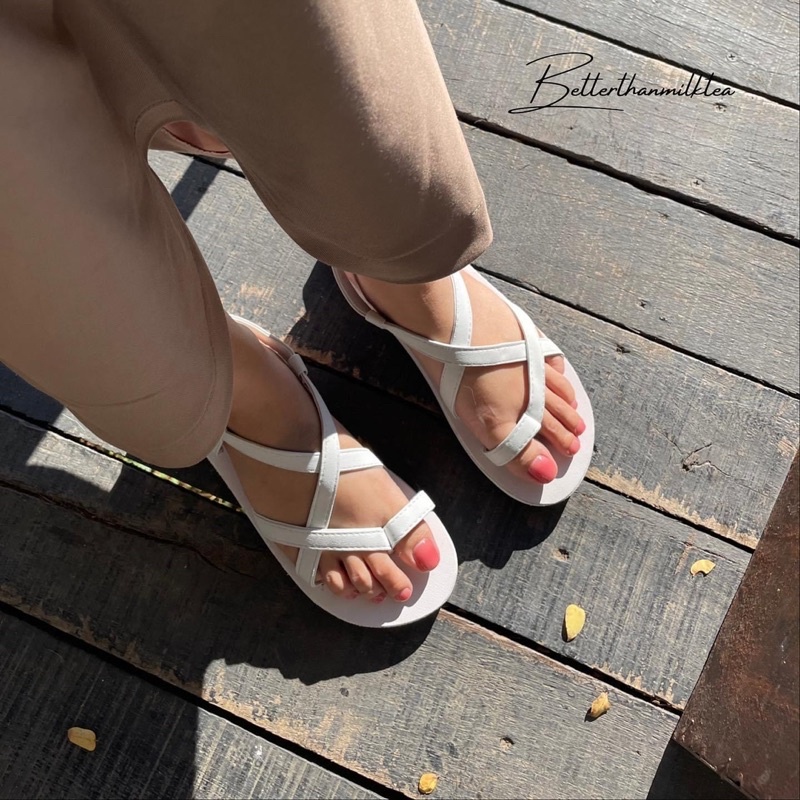 [May] Giày Sandals của Tháng Năm quai trắng xinh lắm