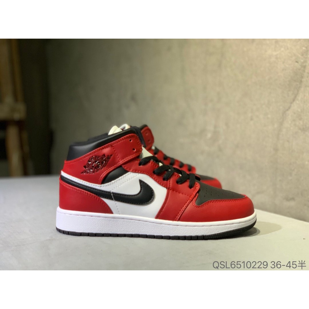 Giày Thể Thao Chơi Bóng Rổ Cổ Điển Size 36-45 Air Jordan 1