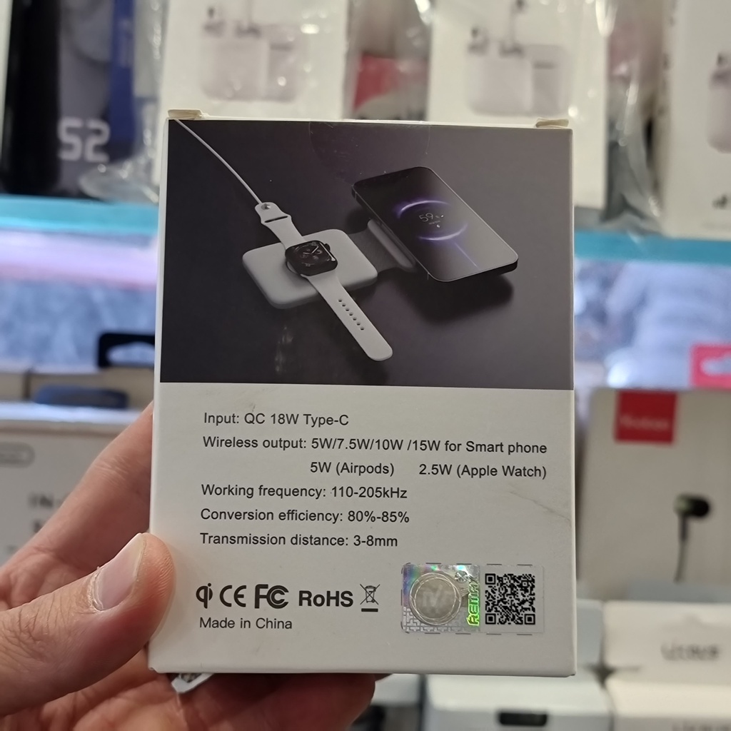 Đế sạc không dây đa năng 3 in 1 RP-W56 công suất 18W - Chính hãng REMAX