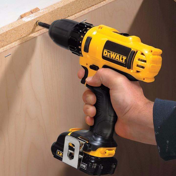 Máy khoan vặn vít dùng pin DeWalt-18V