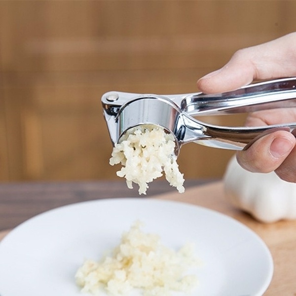 Dụng cụ nghiền, đập, ép tỏi  Chất liệu thép inox cao cấp