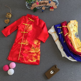 Áo dài cách tân rồng lụa