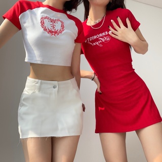 ERRORIST Heart Logo Raglan - Áo croptop thêu hình trái tim năng động