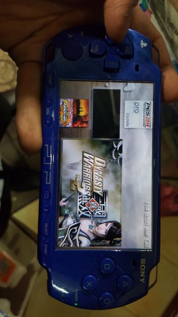 Máy game PSP 2000 hack  + thẻ 8GB có game (10games)