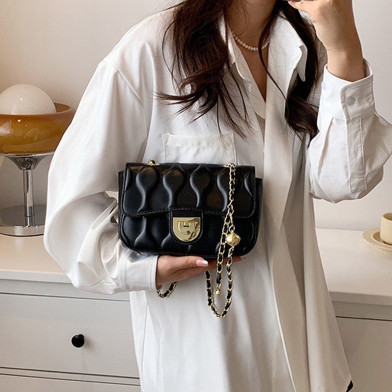 Túi đeo vai Ielgy họa tiết hình thoi thiết kế phối dây chuỗi cá tính dành cho nữ