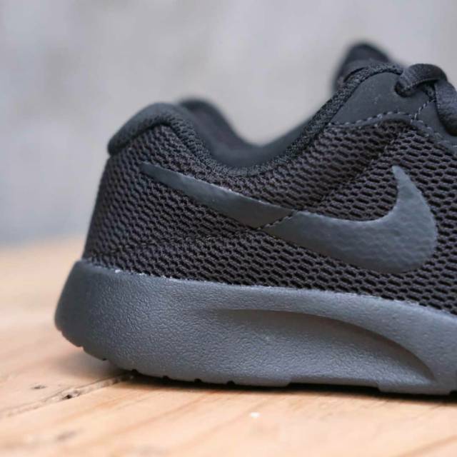 Giày Thể Thao Nike Tanjun Chính Hãng Phối Dây Buộc Thiết Kế Dễ Thương Cho Bé