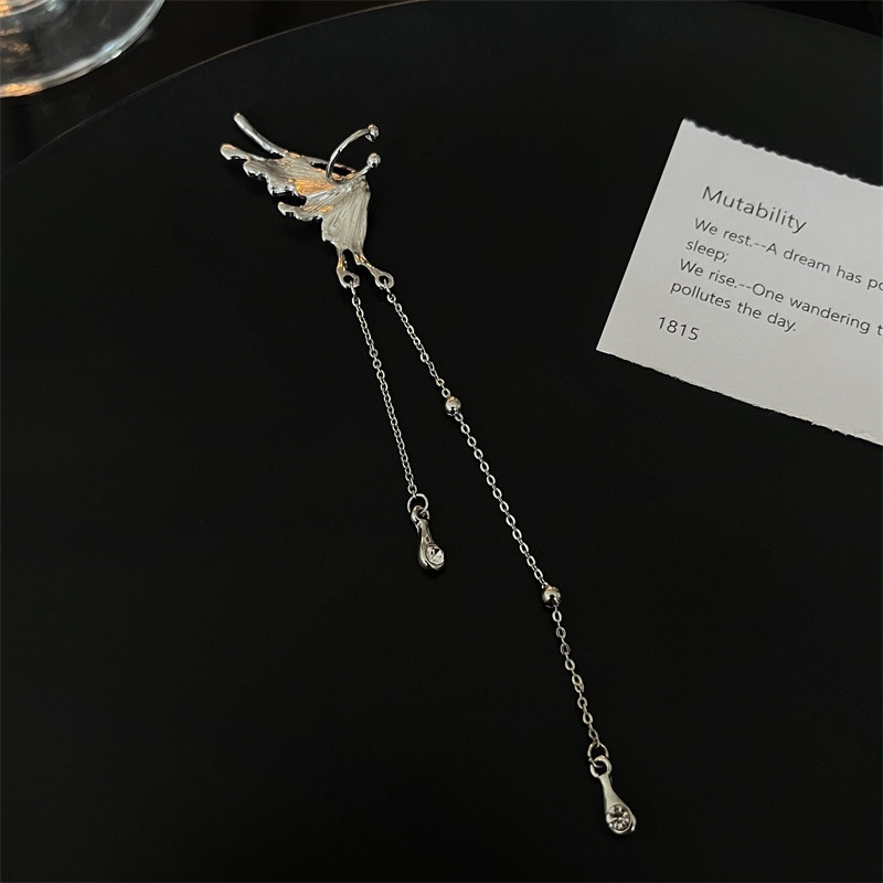 Khuyên tai kẹp vành một bên không bấm lỗ K019 bằng hợp kim mạ bạc hình cánh bướm dáng dài Leous Accessories