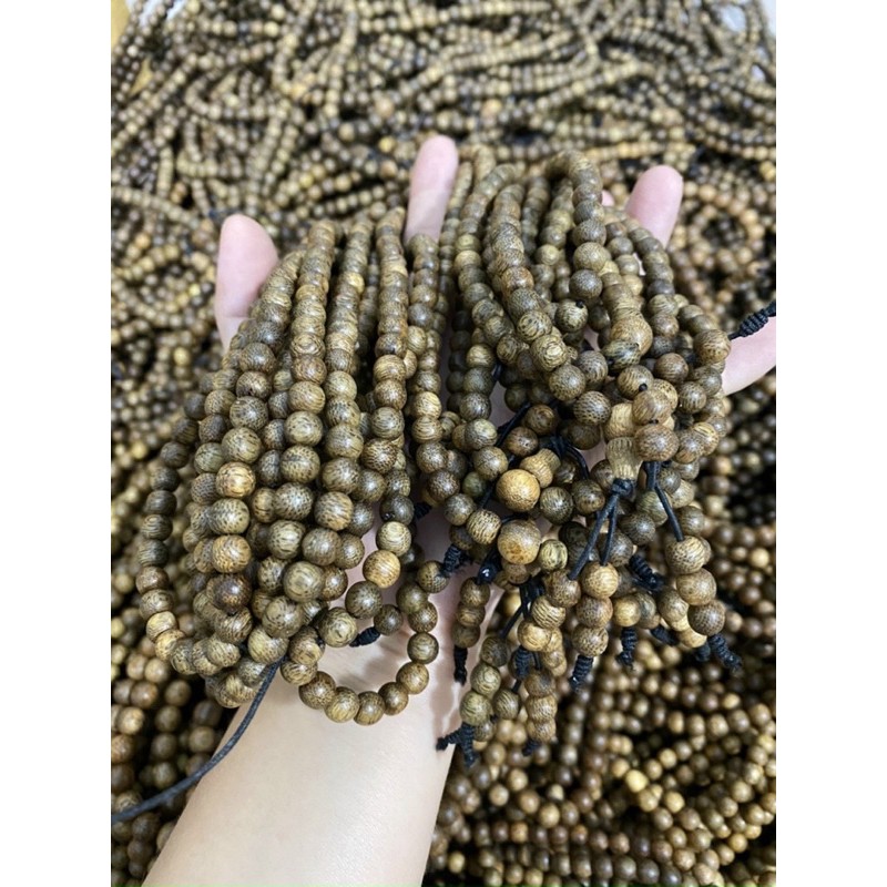 Vòng tay chuỗi hạt Trầm hương 8li, 7li ,6li ,10li 108 hạt. hàng đẹp tia dầu trầm rõ ràng