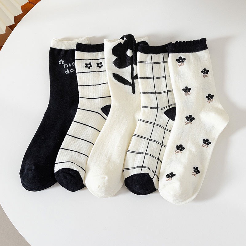 Combo 5 đôi tất cổ cao màu đen trắng phong cách Hàn quốc chất liệu co dãn thấm hút mồ hôi