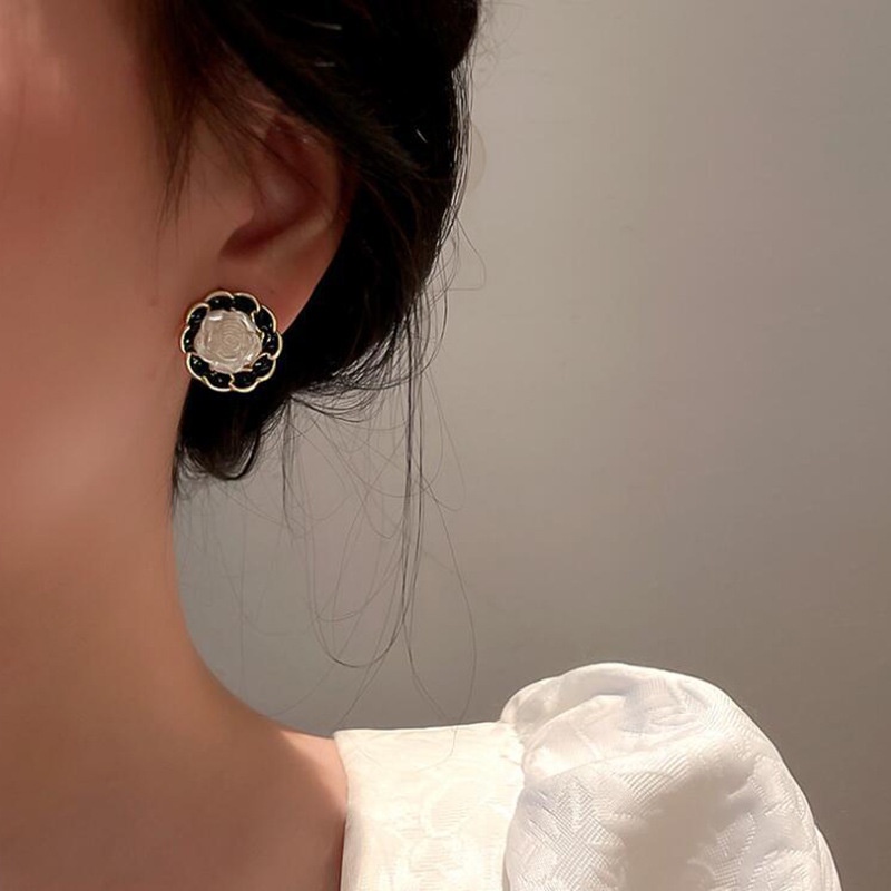 Bông Tai Hoa Trà Đen Phong Cách Hàn Quốc Dễ Phối Đồ