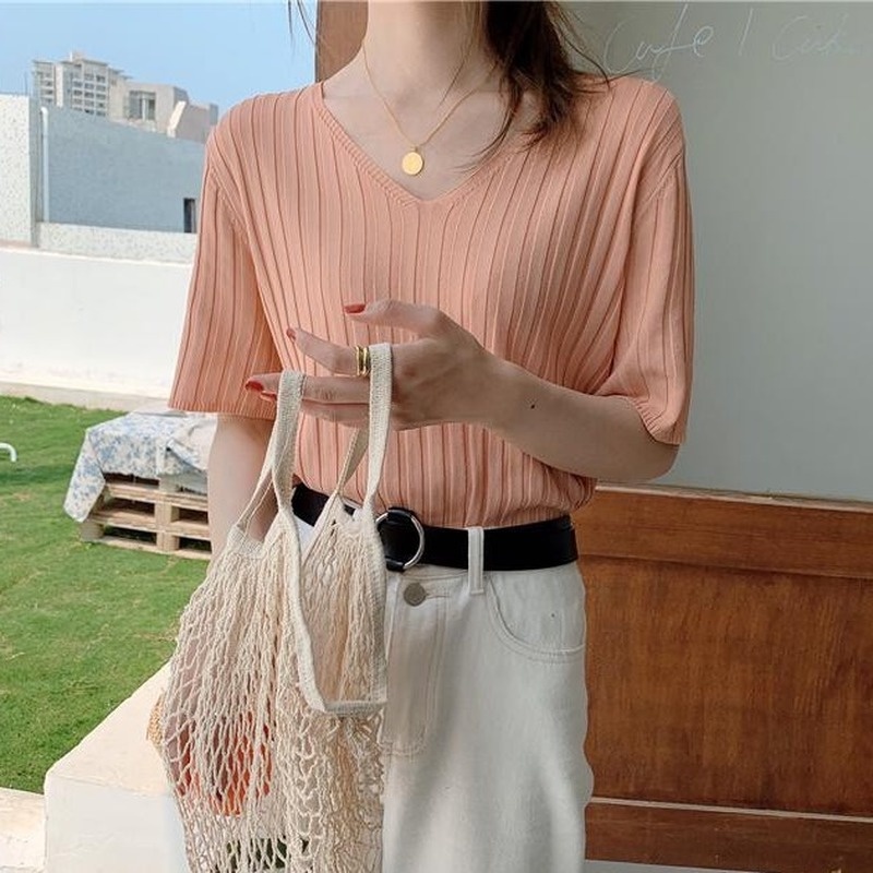 Áo Thun Ngắn Tay Cổ V Màu Trơn Đơn Giản Dễ Phối Đồ 831