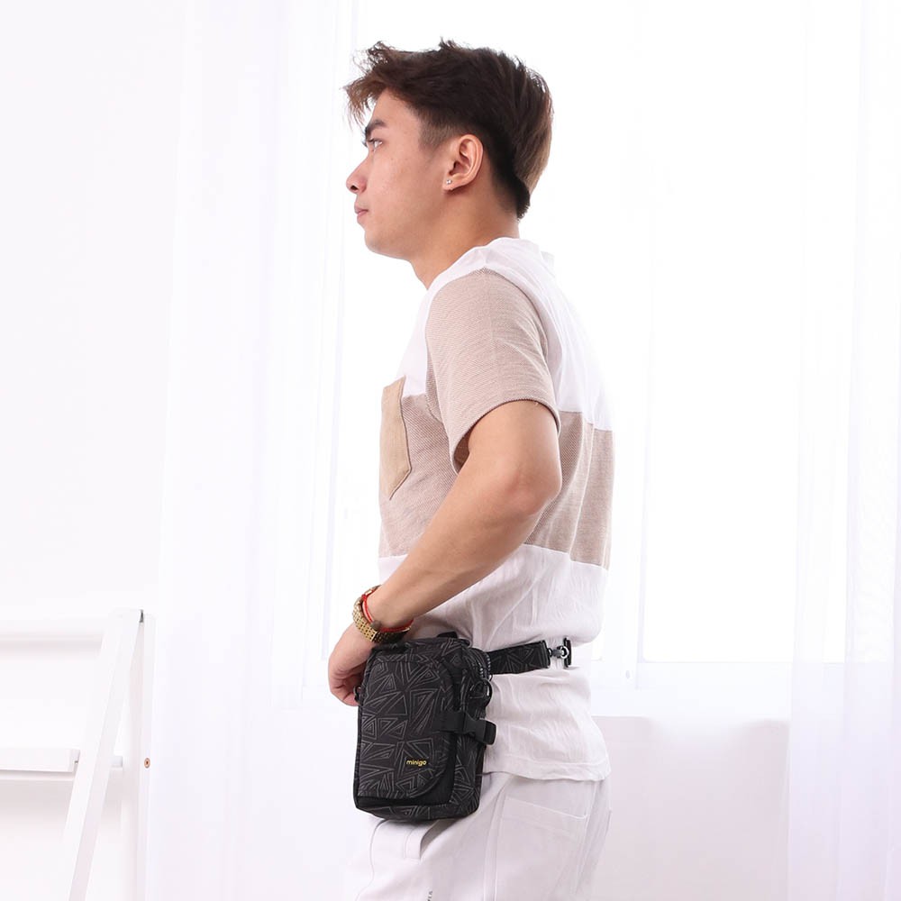 Túi Đeo Chéo Nắp Mở Ngang Chất Liệu Vải Trượt Nước Nhiều Ngăn | Thiết Kế Unisex Năng Động Hoa Văn Silver Triangle