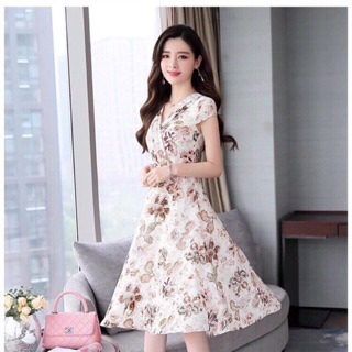 Đầm xoè hoa cổ xếp ly